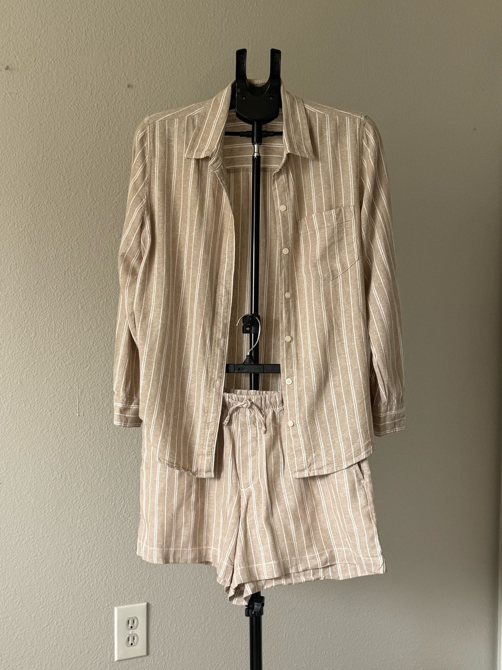 GAP striped Beige Linen-Blend Shirt & Shorts